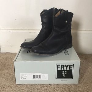FRYE Melissa Button Short size 8.5 M in black
